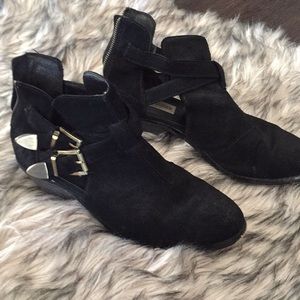 Steve Madden buckle boot